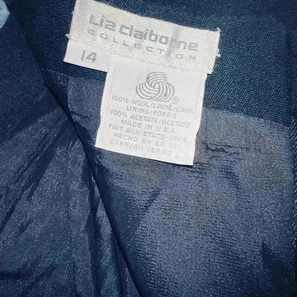 Liz Claiborne size 14 100% wool midnight blue pencil skirt.Hidden zipper, lined. - Picture 4 of 9